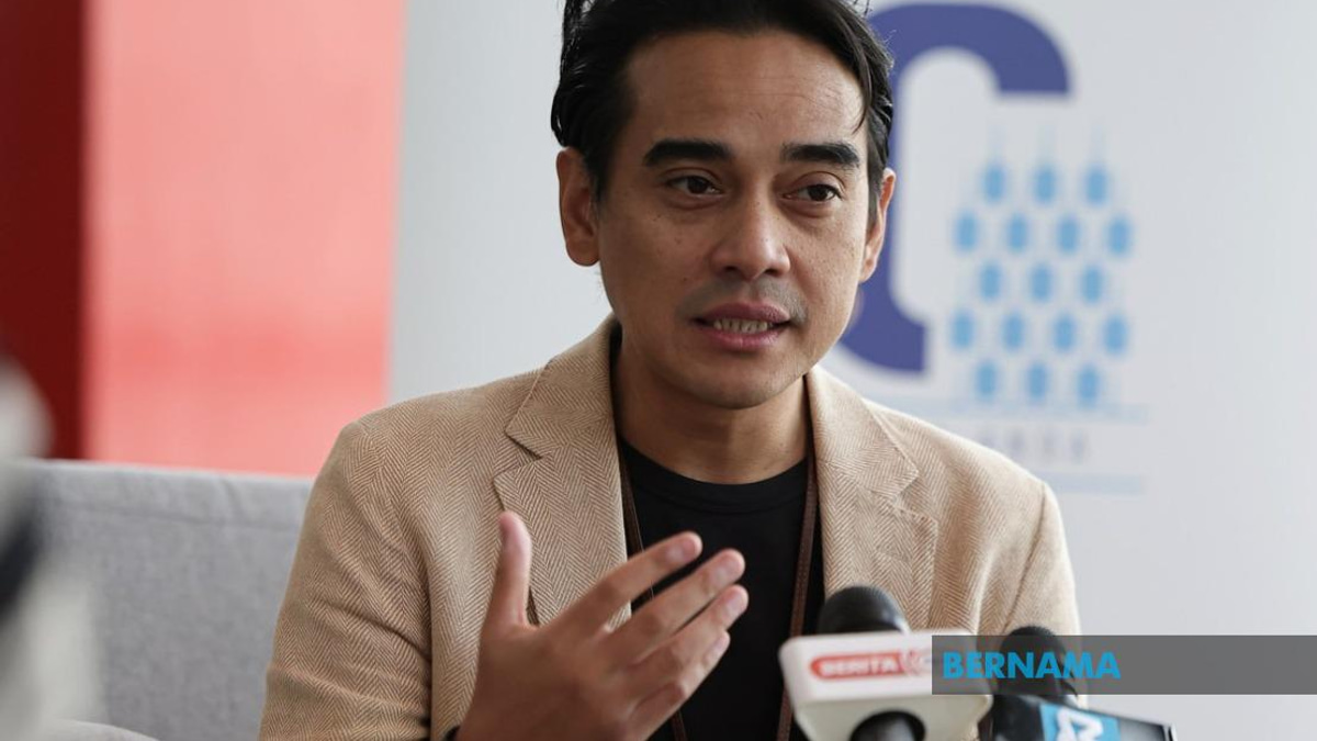 Journalists Must Embrace AI to Stay Competitive, Says Broadcasting Chief Ashwad