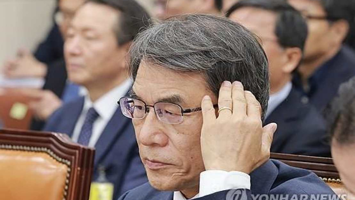 South Korean Investigators Search Election Commission Over Ex-Chief's Alleged Embezzlement