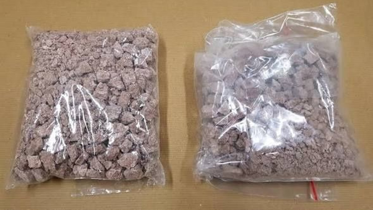 Thai aviation authorities launch probe after flight attendant detained over heroin seizure in Melbourne
