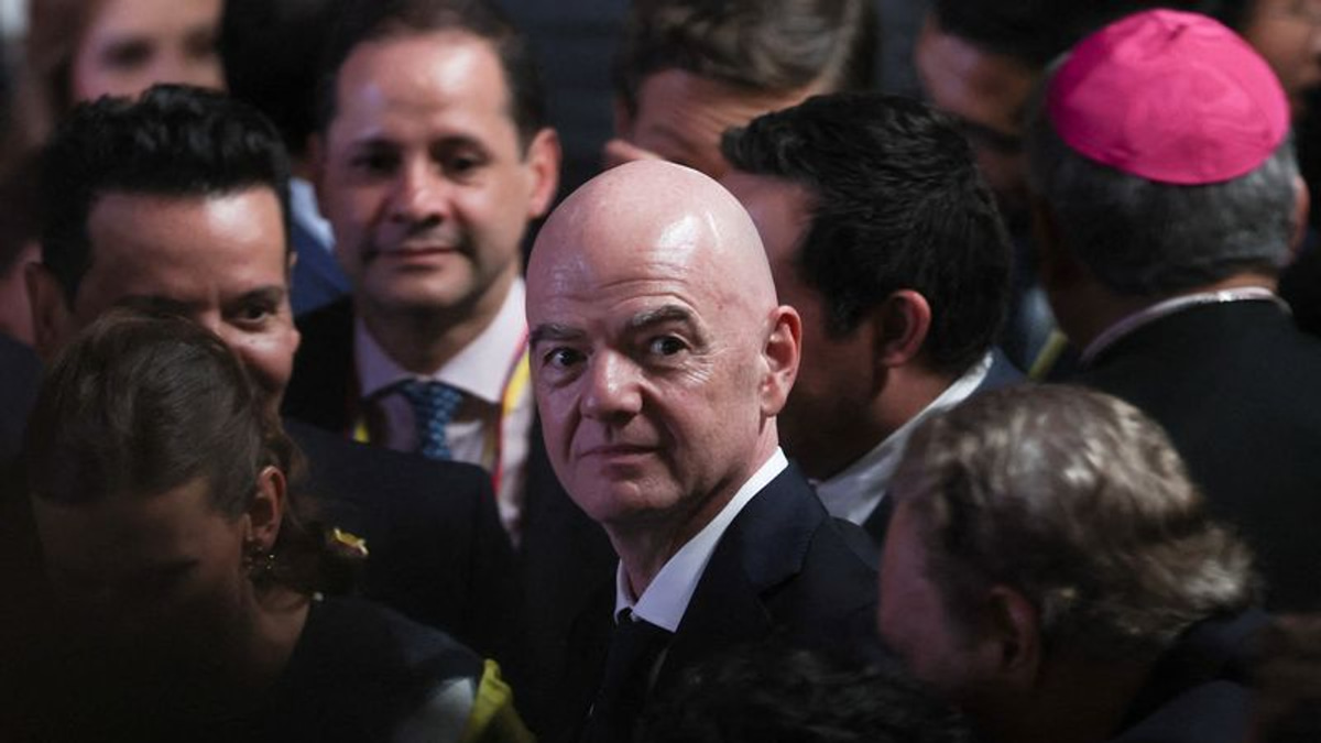 Qatar Breaks Ranks with AFC, Disputes Collective Stance Against FIFA's Infantino
