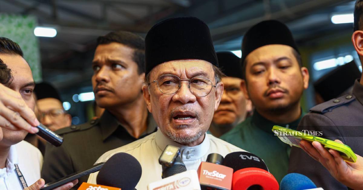 Only the Monarch Can Remove Azam Baki From NFCC Board, Anwar Clarifies