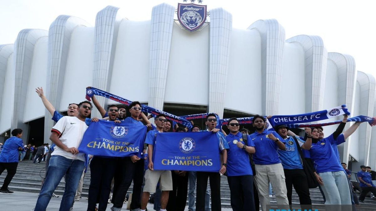 Thousands of JDT and Chelsea Fans Pack Sultan Ibrahim Stadium for Historic Friendly
