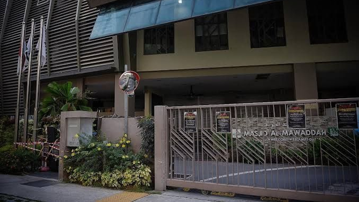 Senior mosque finance official in Singapore charged over S$14,000 donation box theft