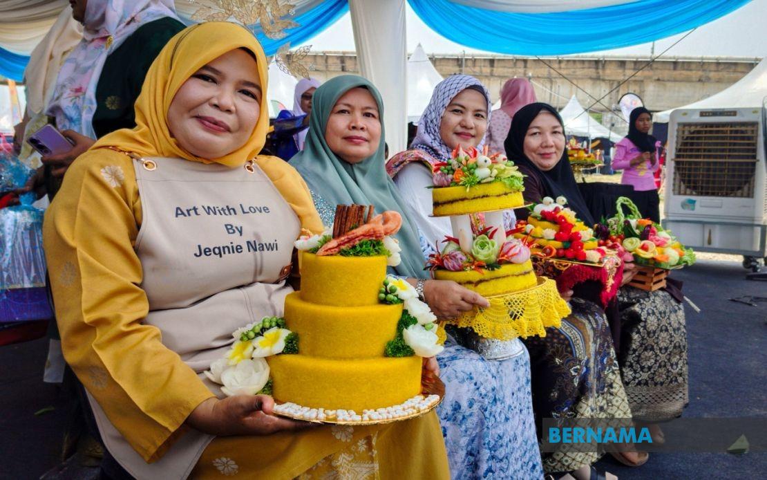 From Resort Worker to Culinary Artist: How One Kelantan Woman Built a Thriving Pulut Kuning Business