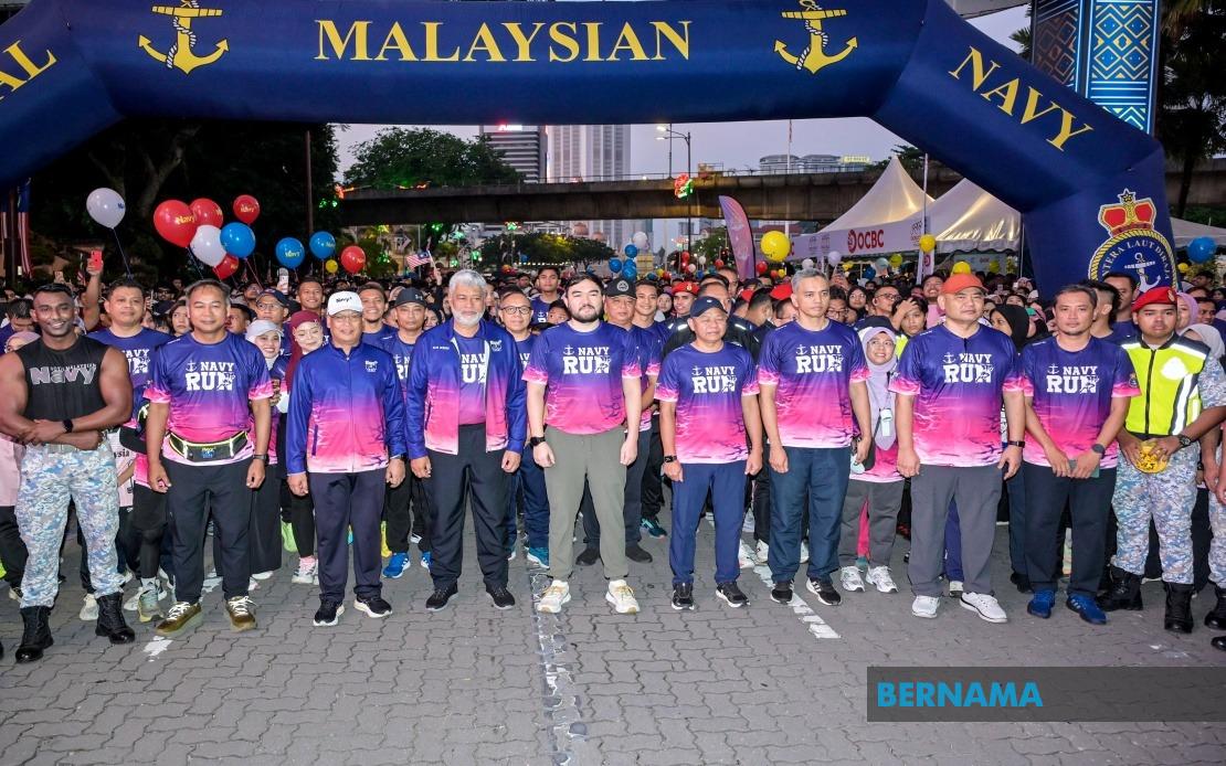 Raja Muda Of Selangor Flags Off Navy Run 2026, Joins Record 15,000 Runners