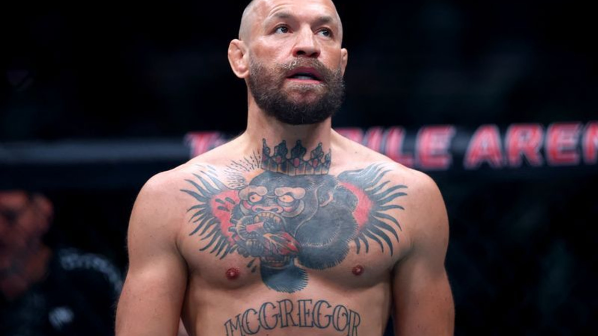 McGregor's UFC Comeback Derailed by Knee Injury After Just 60 Seconds