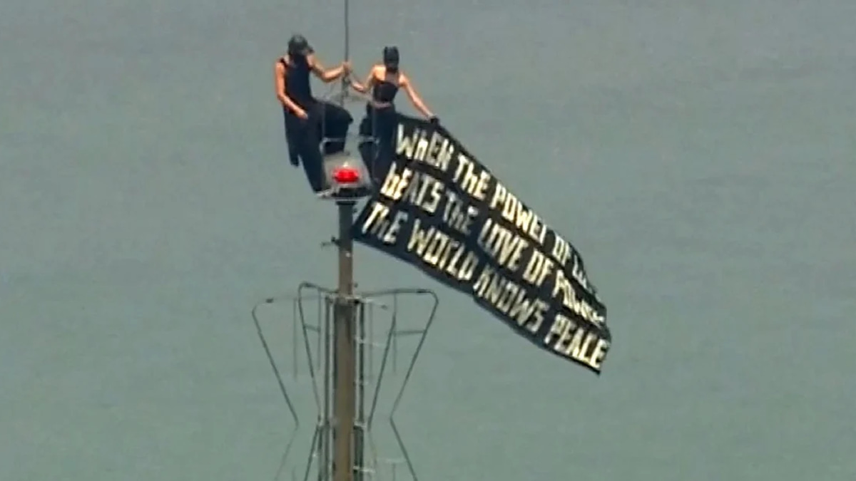 Two arrested after scaling Empire State Building antenna in daring rooftop proposal