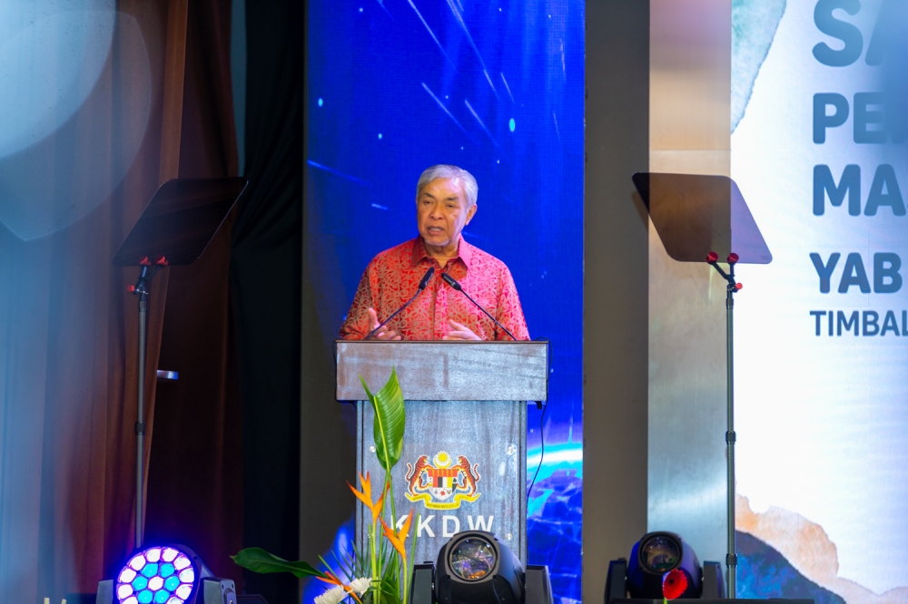 Zahid dismisses reports of secret coalition talks, reinforces backing for current unity administration