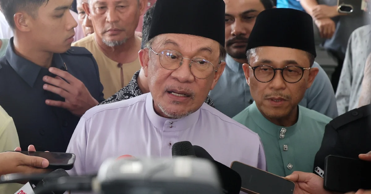 PM Anwar orders local councils to cut bureaucratic delays, accelerate approval timelines