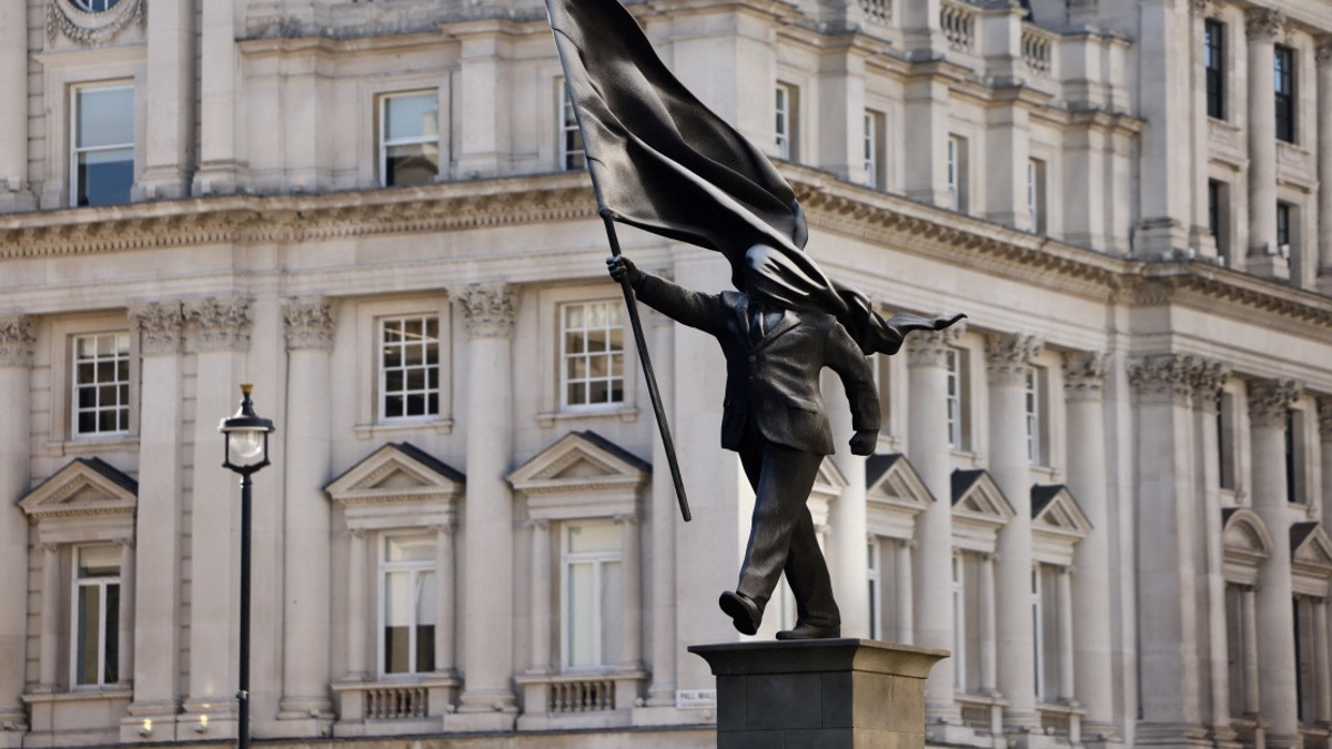 How Britain's Monarch Appoints the Prime Minister: Constitutional Powers Explained
