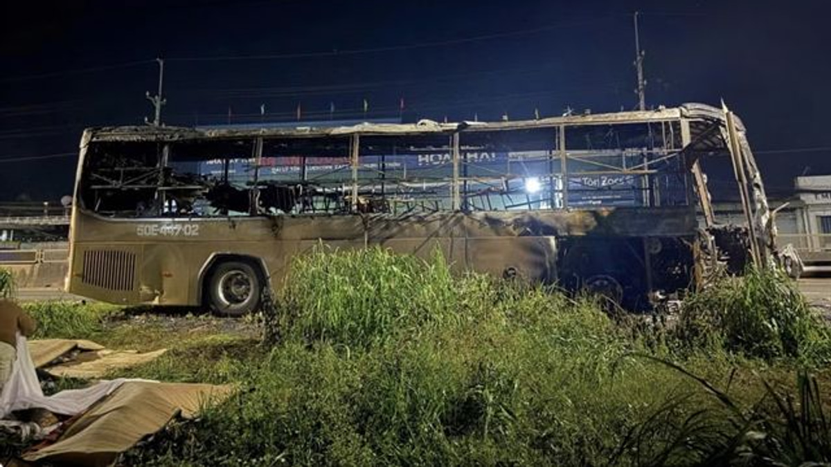 Seven dead in sleeper bus fire on Vietnam highway