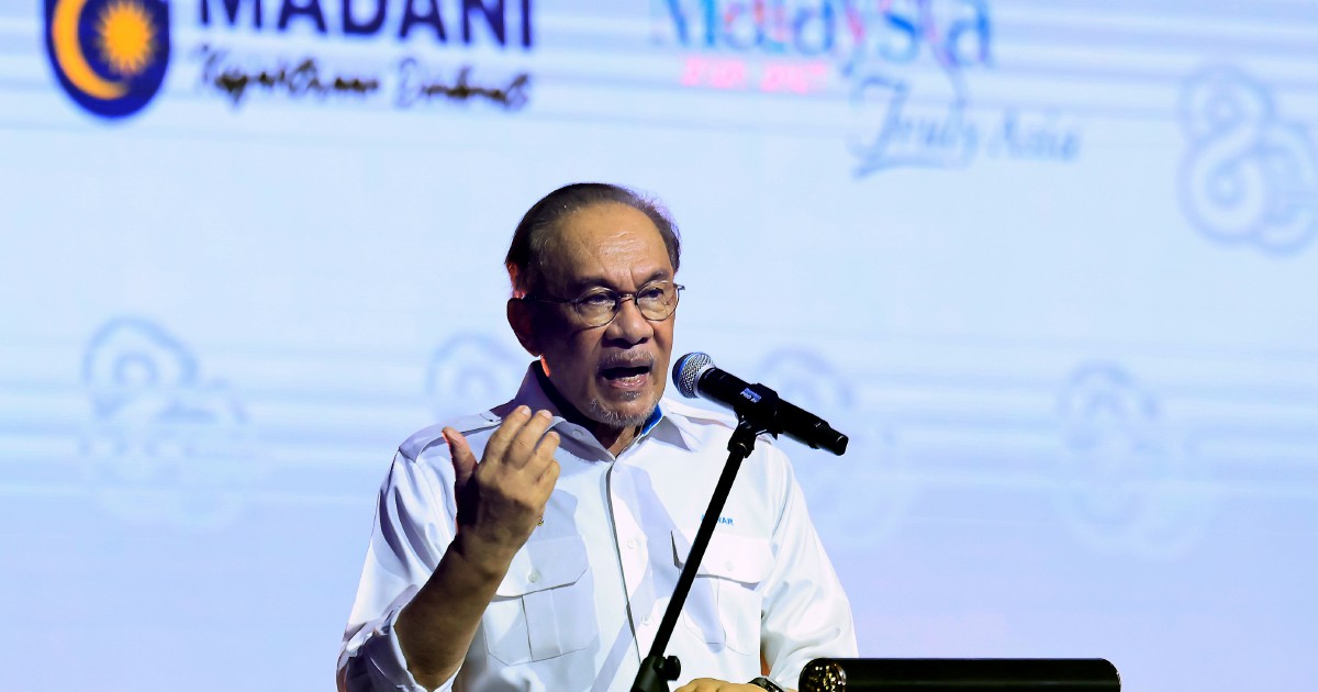 Anwar Cautions Against Complacency, Calls for Accelerated Reform Push