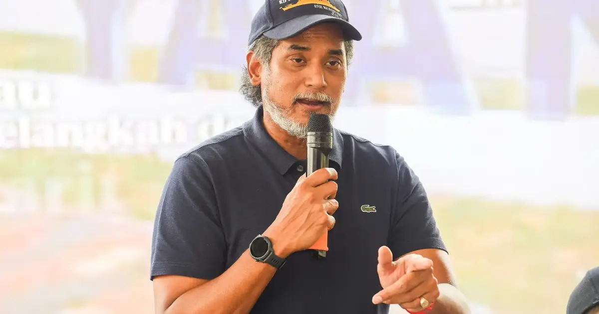 Khairy Attacks PH's Election Pledges as Derivative of BN's Original Promises