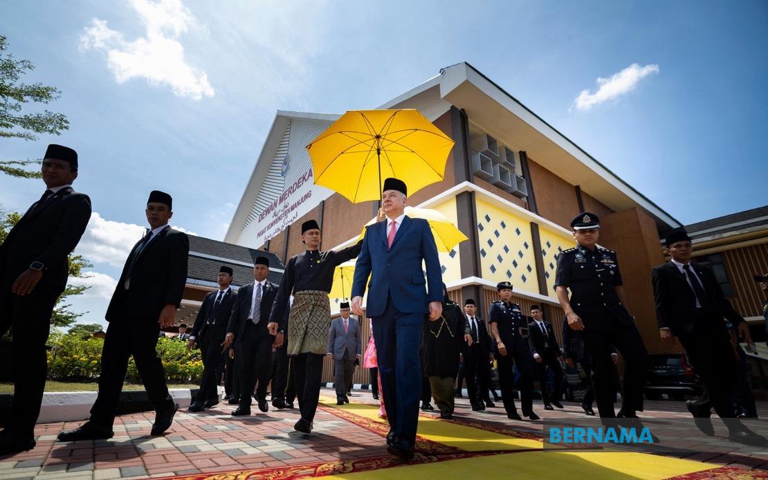 Sultan Nazrin Inaugurates Manjung's RM12.7 Million Merdeka Hall