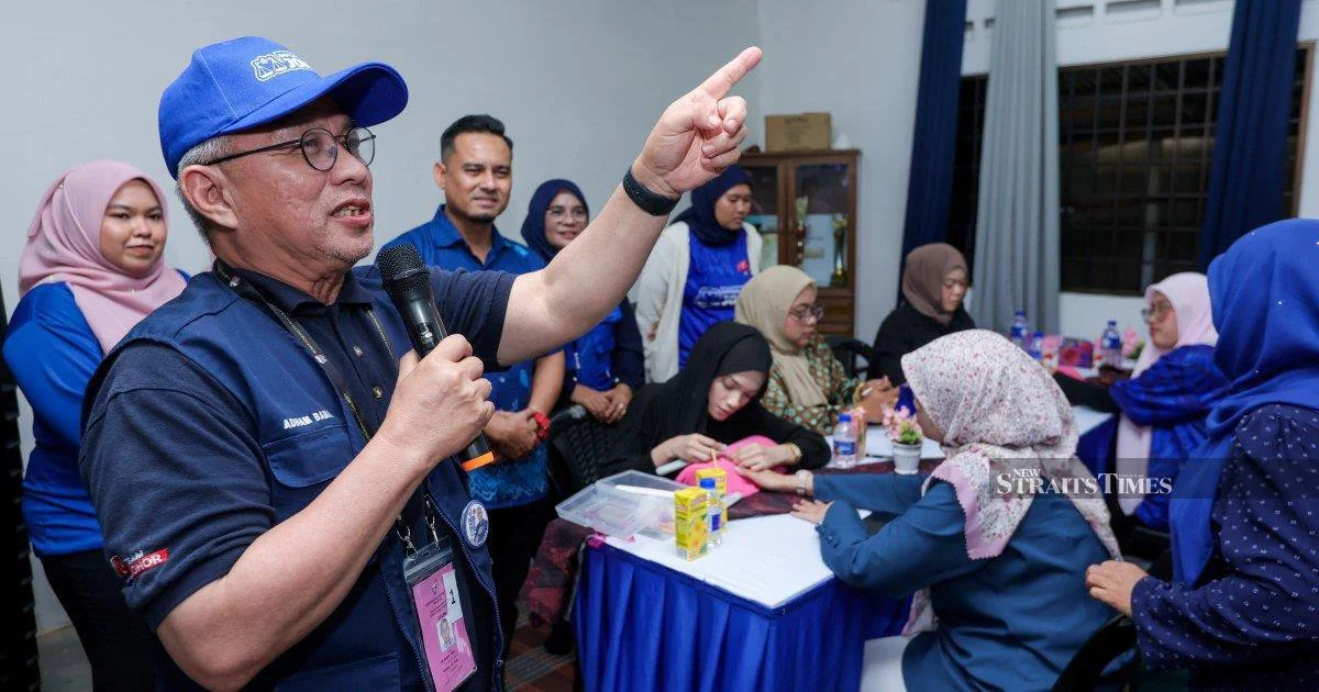 Barisan Nasional Ahead in Three Johor State Seats as Early Tallies Emerge