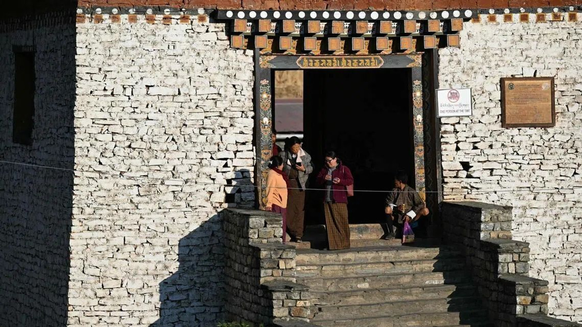 Bhutan Launches Cash Incentive Plan to Reverse Sharp Population Decline
