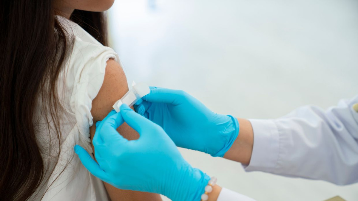 Hong Kong Stands Firm on Vaccination Schedules as US Shifts Policy