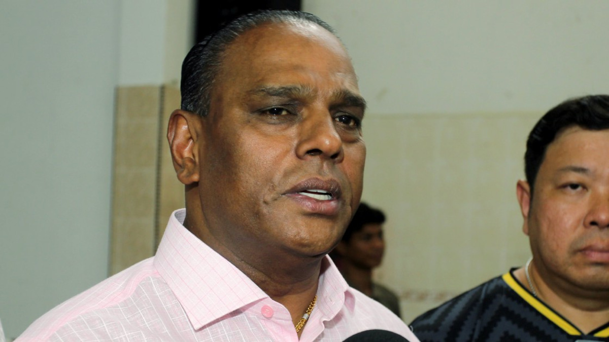 Former HR Minister Saravanan Faces Corruption Charges as Supporters Rally Outside Court