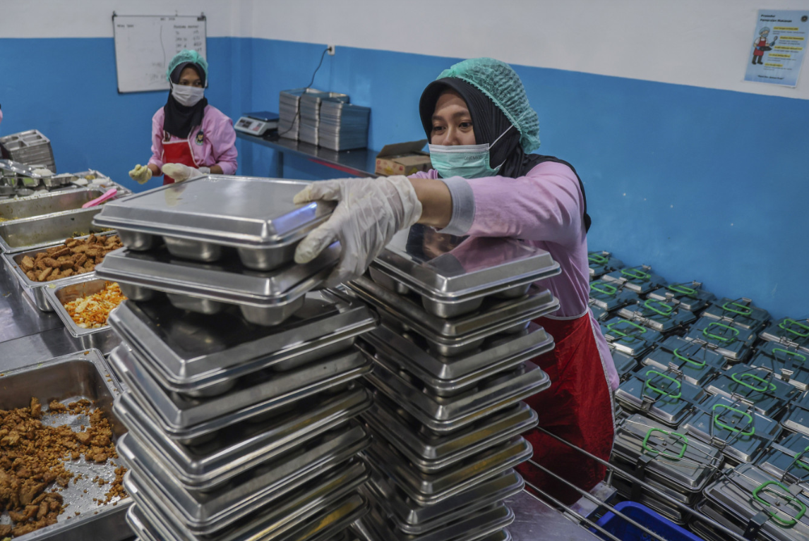 Prabowo Orders Strategic Review of Free Meals and Cooperatives Amid Public Backlash