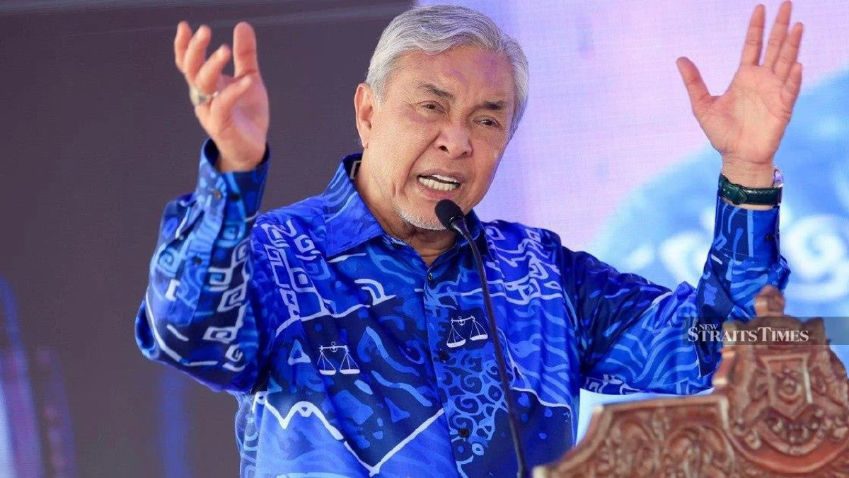 Zahid Cautions Johor Voters Against Electoral Missteps Ahead of State Election