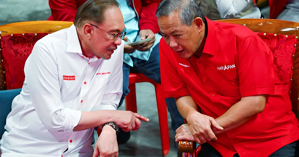 Anwar Backs Aminuddin as Mentor for Next Generation, Citing Grace in Electoral Loss