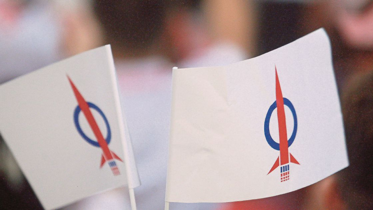 DAP's August Congress Vote Will Reveal Cracks in Anwar's Coalition