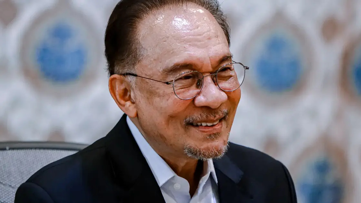 Anwar Maintains Strongest Public Support Among Malaysian Political Leaders