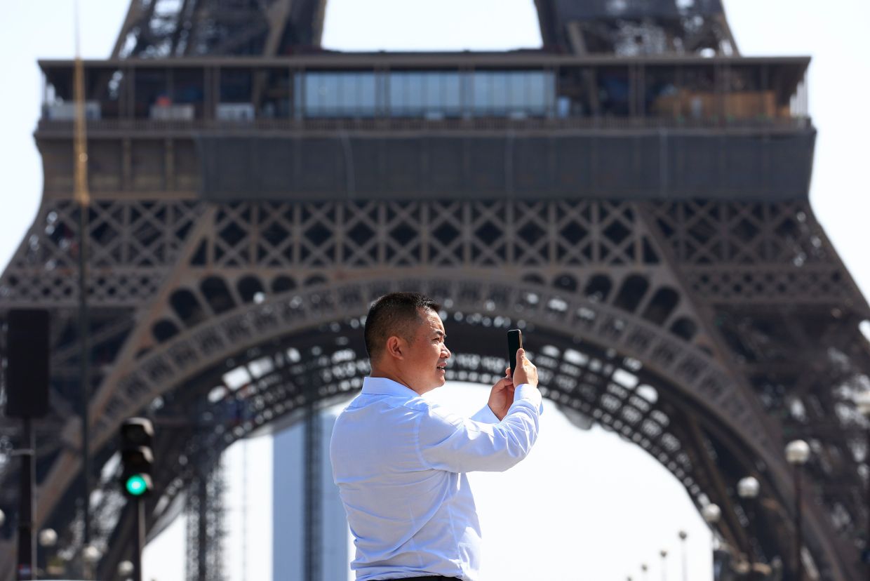 France's Ban on Unsolicited Calls Takes Effect, Setting New Regional Standard