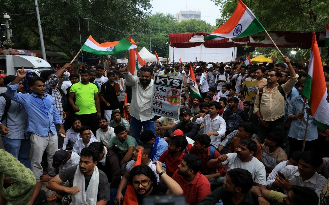 Indian Youth Movement Stages Parliament Protest Demanding Education Reforms