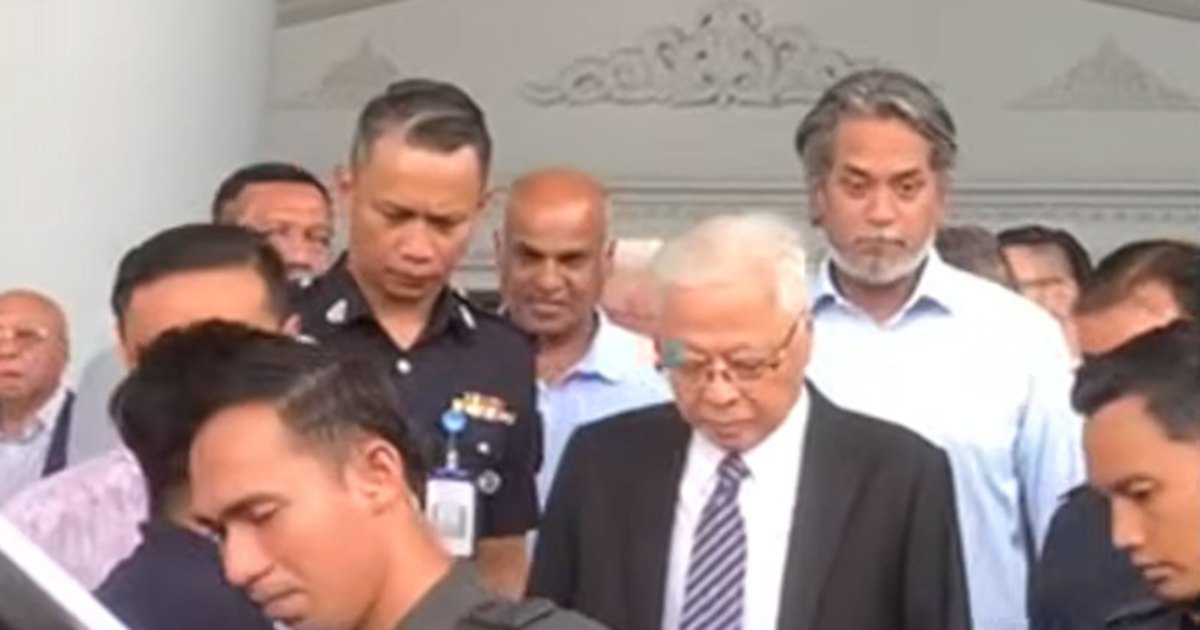 Khairy's Court Appearance Signals Support for Ismail Sabri Amid Legal Challenges