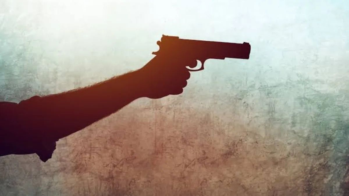 Passenger's Licensed Pistol Misfires at Varanasi Airport, Injuring Two Security Officials