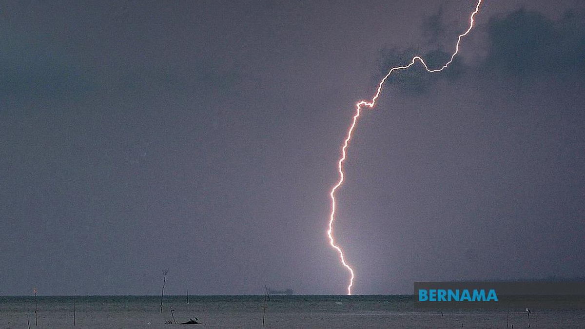 Severe Weather Alert Issued for Multiple States Across Malaysia Until Evening