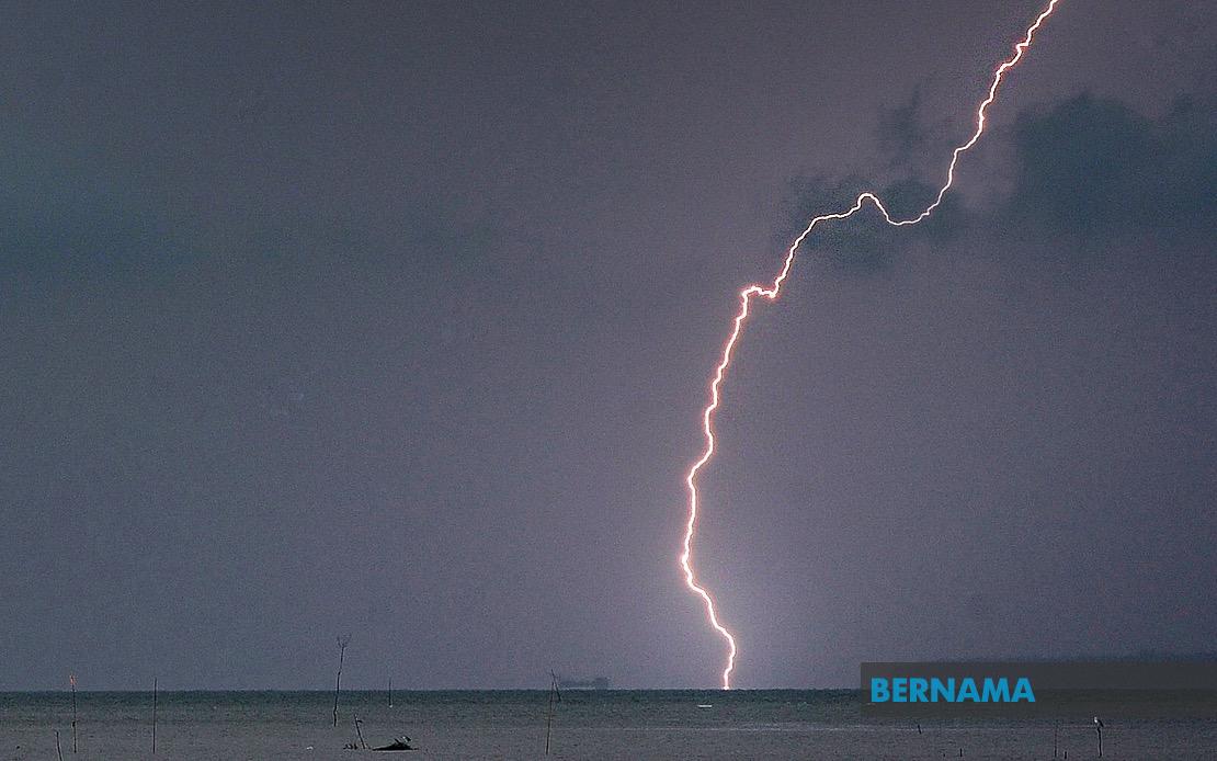Severe Weather Alert Issued for Multiple States Across Malaysia Until Evening