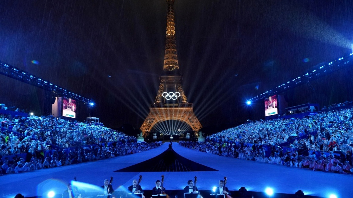 Eiffel Tower Closes Early as France Grapples With Dangerous Heatwave