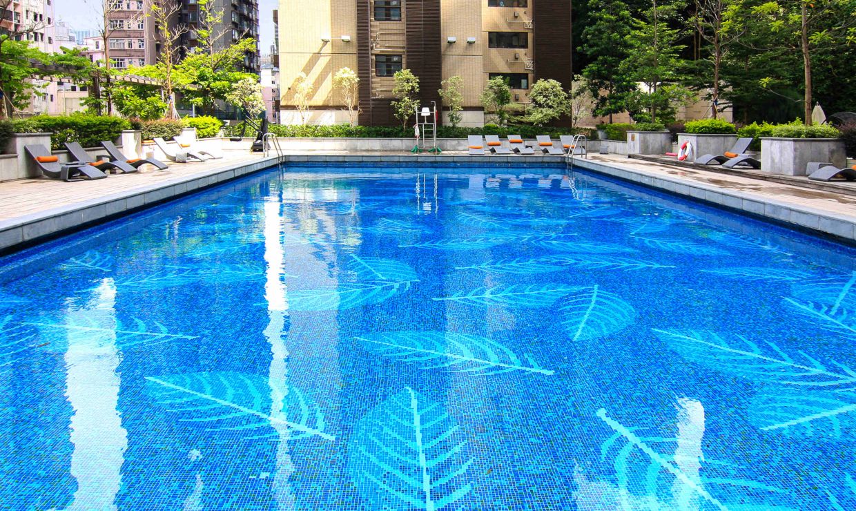 Hong Kong pool shuts after discovering lifeguard used fake credentials