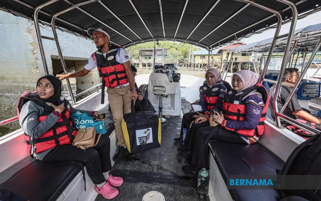 Johor's 16th State Election Energises Small Business Sector Amid Poll Activity