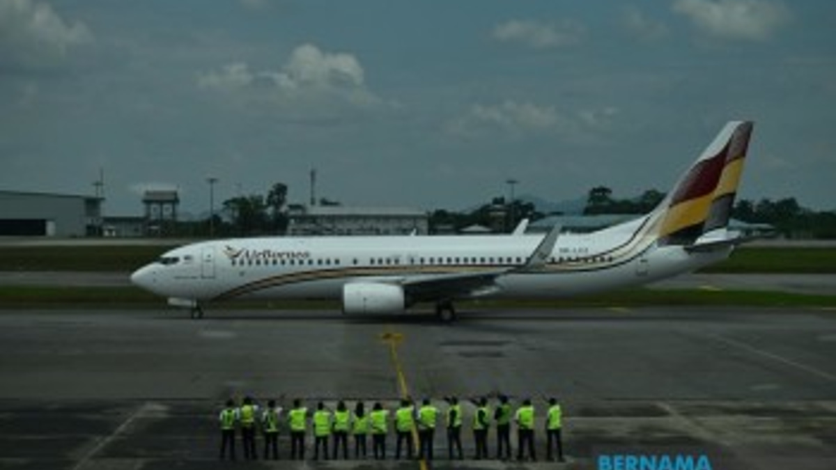DPM Fadillah Welcomes AirBorneo's Historic First Flight at KLIA