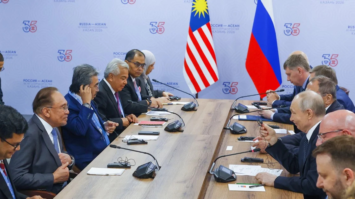 Anwar Welcomes Russia's Support for Petronas Energy Collaboration