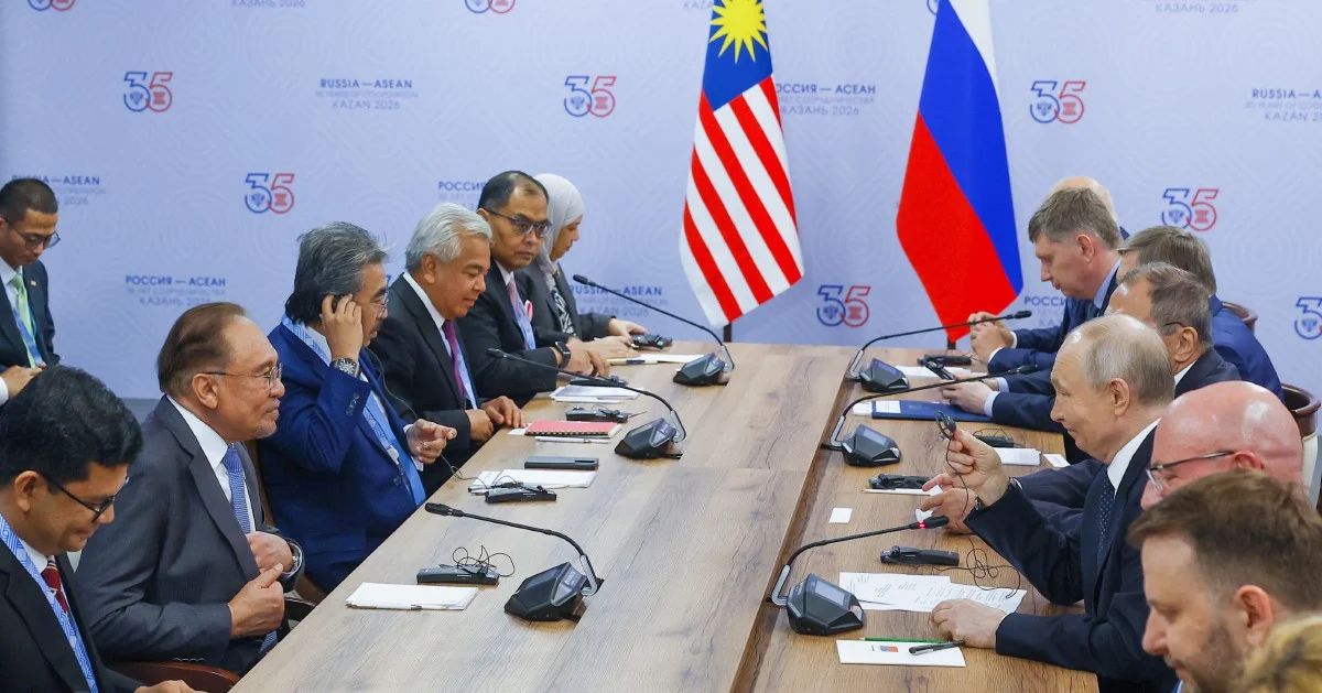 Anwar Welcomes Russia's Support for Petronas Energy Collaboration