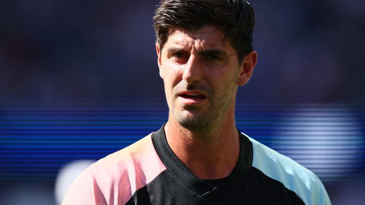 Courtois Backs Van Bommel as Belgium's New Coach, Mulls International Future