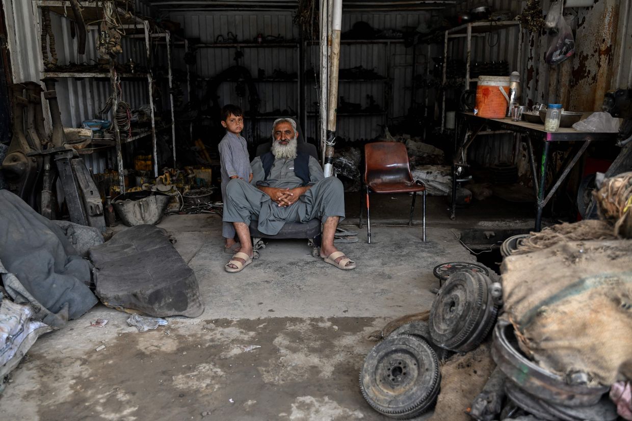 Afghanistan's Car Trade Crumbles as Border Conflicts and Middle East Shipping Crisis Choke Supply Lines