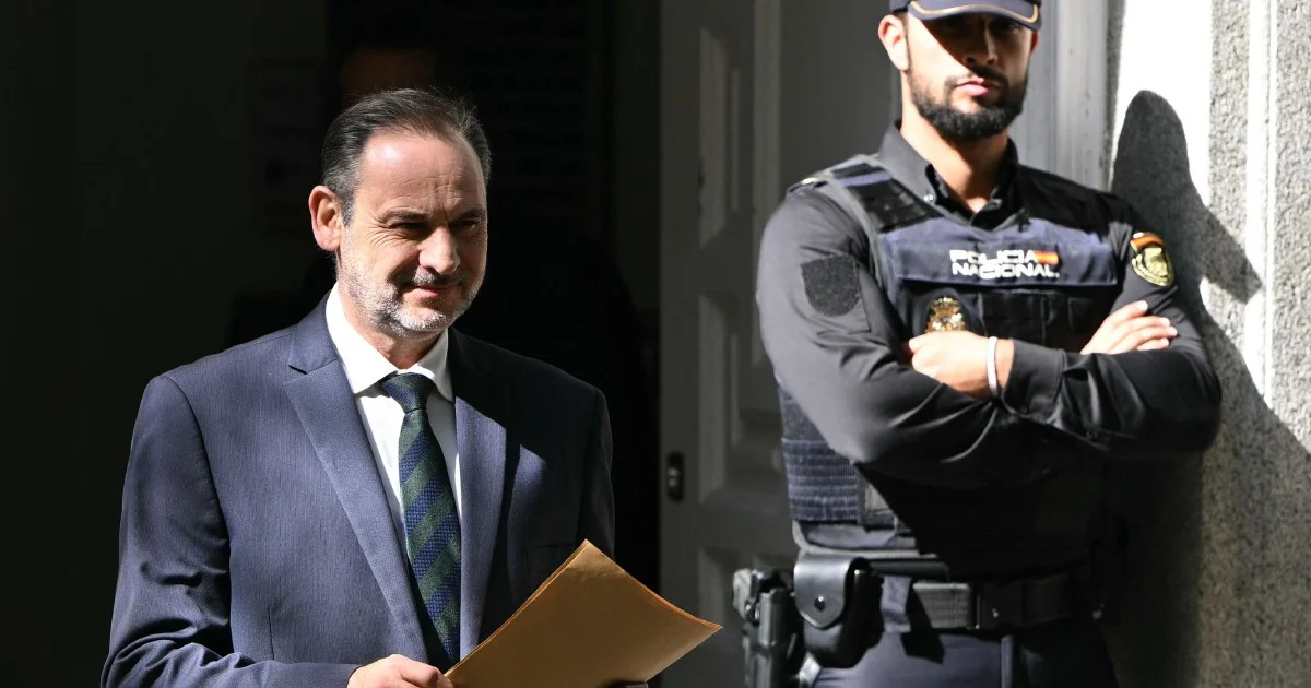 Spanish court sentences ex-transport minister to 24 years for corruption