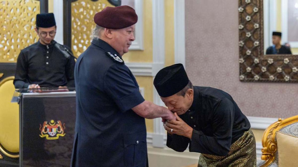 King Receives MACC Chief at Palace Audience