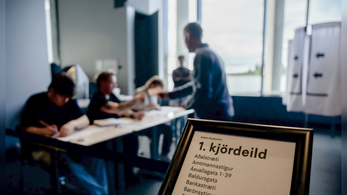 Iceland Votes Narrowly Against Reopening EU Membership Negotiations