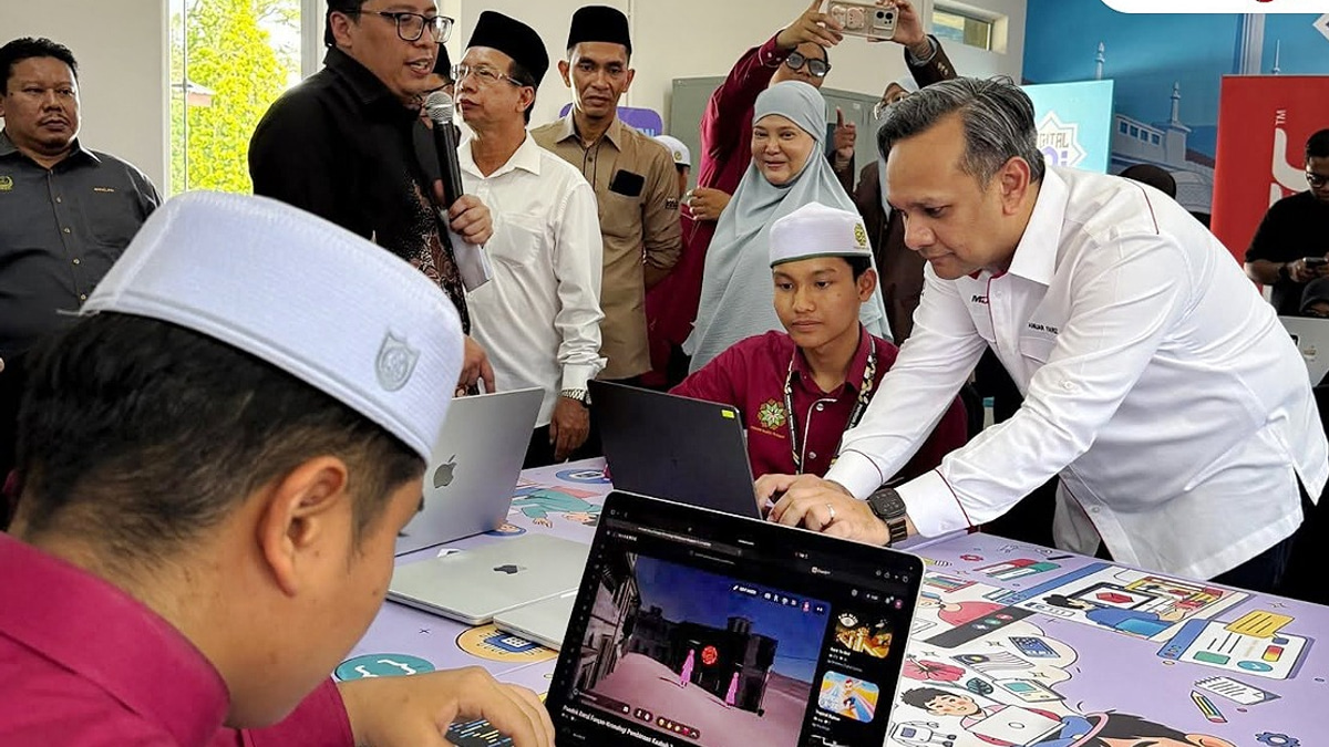 Malaysia's Islamic Schools Get Digital Maker Hubs to Build AI-Ready Talent