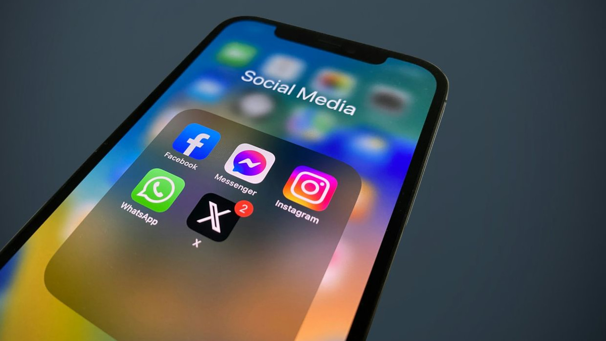 Mexico Weighs Balanced Approach to Safeguarding Children on Social Media