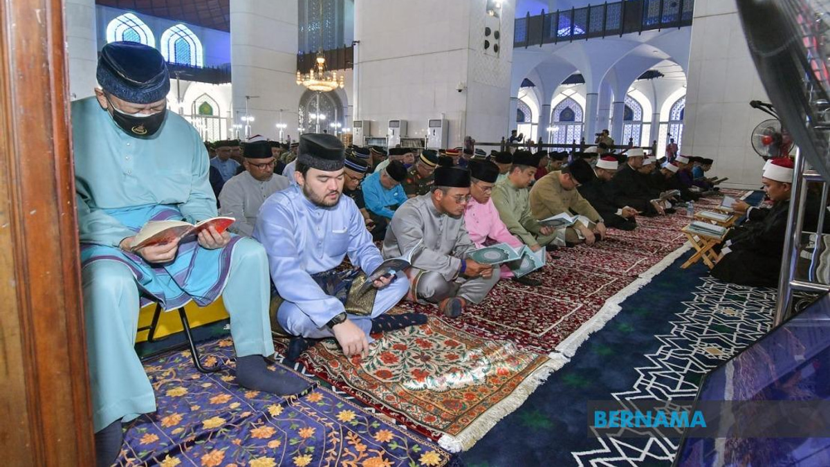 Sultan of Selangor Leads Spiritual Observance Ahead of National Day Celebration