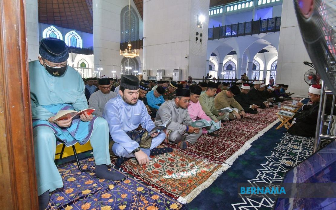 Sultan of Selangor Leads Spiritual Observance Ahead of National Day Celebration