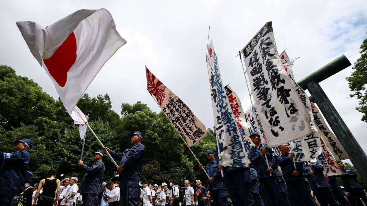 Japan's Defence Minister Visits Yasukuni Shrine While PM Maintains Distance