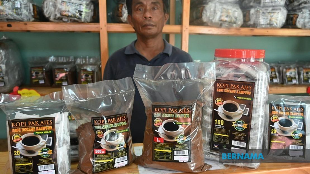 Johor Election Fuels Coffee Business Boom for Veteran Entrepreneur Pak Ajes